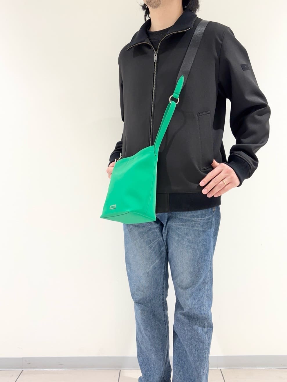 及川さんの「TAKEO KIKUCHI｜【JUST ONE LAYER】ダウンファブリック ジップアップ リブ ブルゾン」を使ったコーディネート