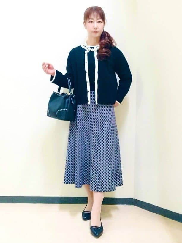 花さんの「Reflect｜【秋映え／単品使い◎／すっきり見え】ブローチ付きニットアンサンブル」を使ったコーディネート