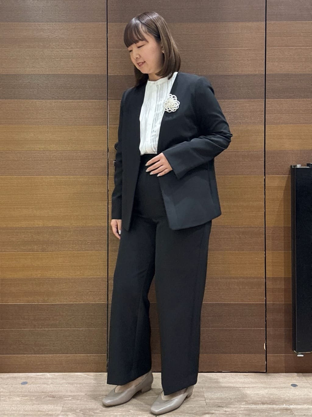 yumeさんの「OPAQUE.CLIP｜《通勤／セットアップ対応》 Vネックジャケット／ダブルクロス【洗濯機OK】」を使ったコーディネート