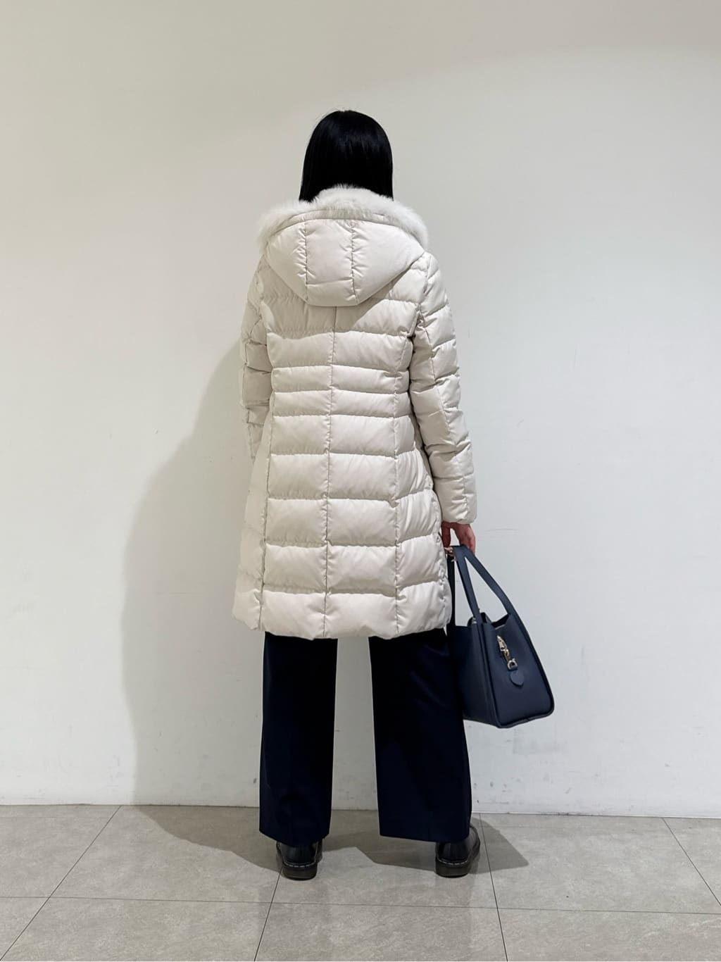rinaさんの「INDIVI｜【洗える】ケーブルデザイン ラウンドヘムニット」を使ったコーディネート