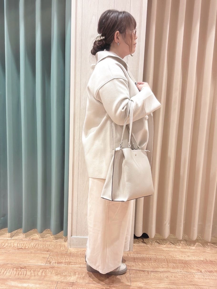 タガさんの「SHOO･LA･RUE｜【S-LL】ほんのりラメで女性らしい ベロアモールモックネックニット」を使ったコーディネート
