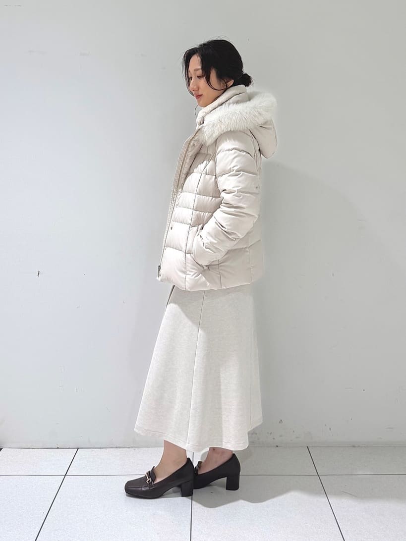 そんさんの「INDIVI｜【名品／撥水／抗菌防臭】ショート丈リサイクルダウンコート」を使ったコーディネート