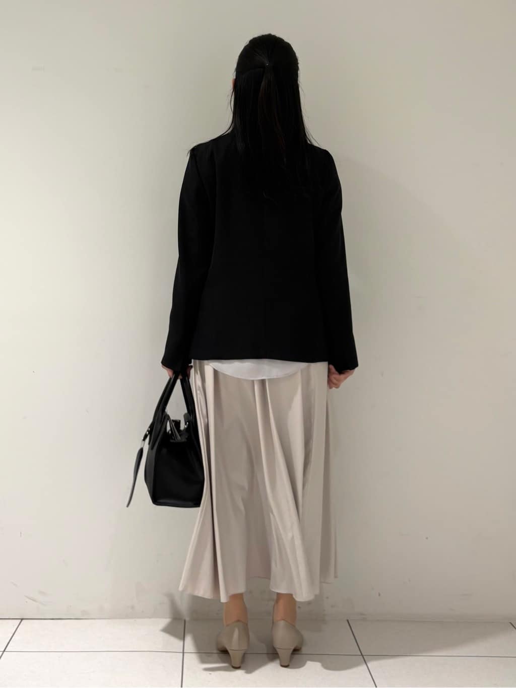 momokoさんの「INDIVI｜【手洗い可／日本製／裏無し／セットアップ可】ツィード見えノーカラージャケット」を使ったコーディネート