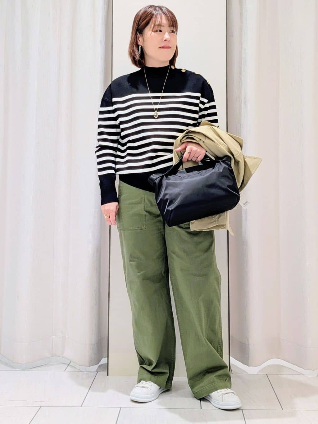 Onumaさんの「UNTITLED｜【定番人気/はっ水/洗える】タスランショートトレンチコート」を使ったコーディネート