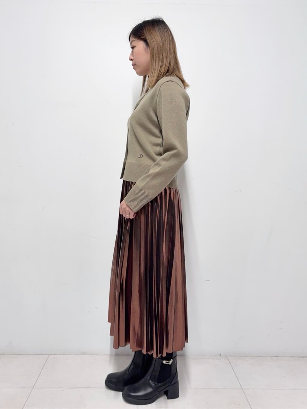 Nishijimaさんの「DRESSTERIOR｜◆ミラノリブカーディガン」を使ったコーディネート