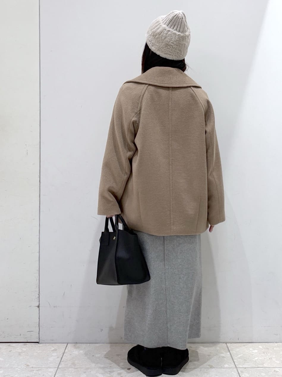 mameさんの「OPAQUE.CLIP｜カシミヤブレンドウールミドルピーコート」を使ったコーディネート