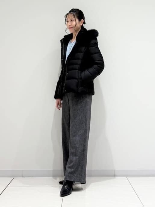 kayoさんの「INDIVI｜【名品／撥水／抗菌防臭】ショート丈リサイクルダウンコート」を使ったコーディネート
