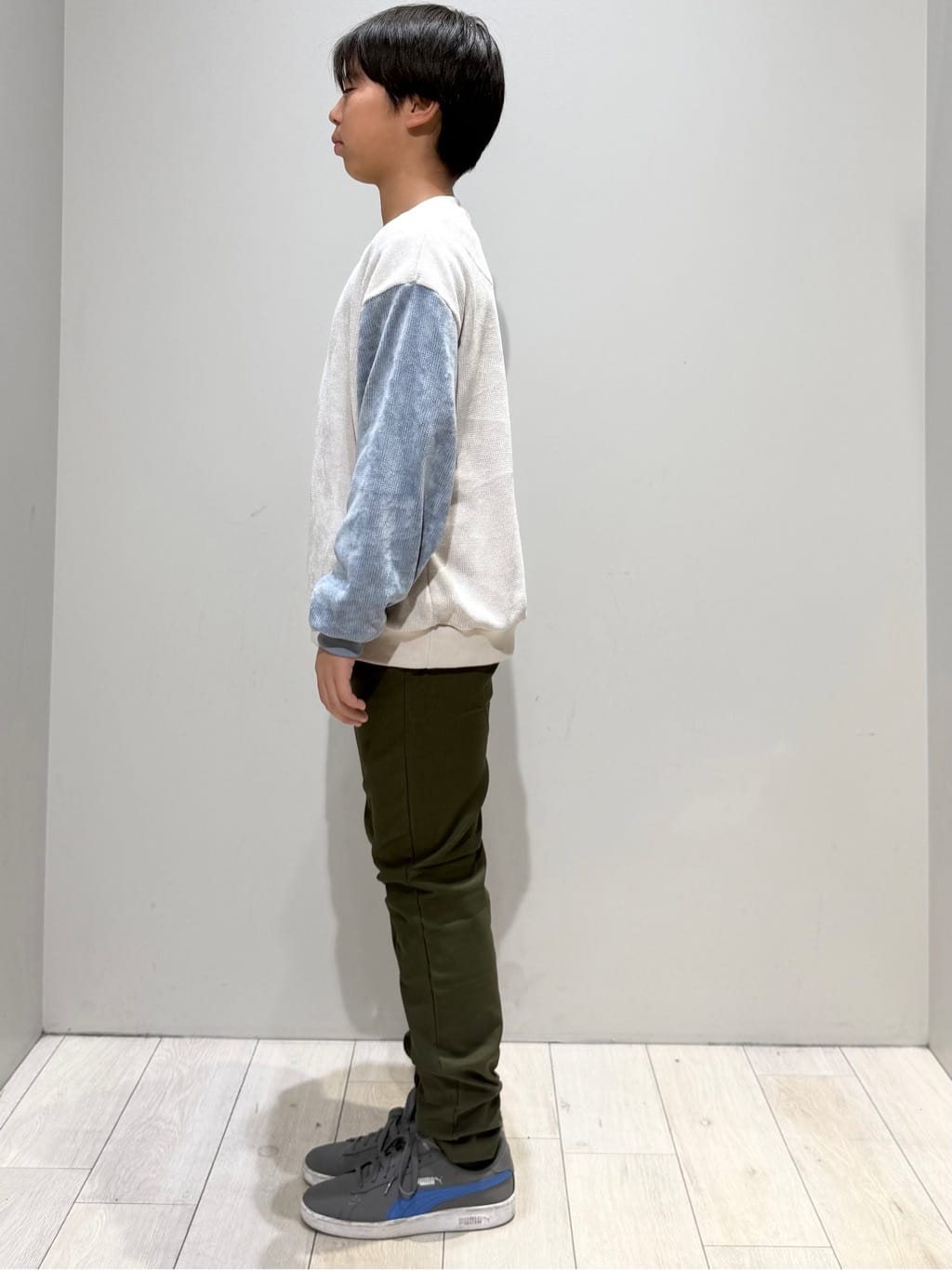 kuboさんの「THE SHOP TK｜【110-160】ベロアモールプルオーバー」を使ったコーディネート