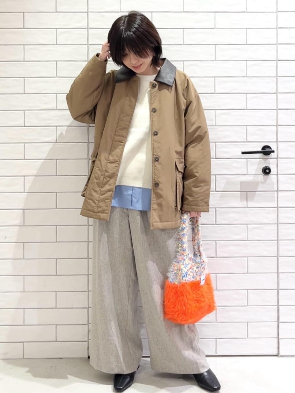 しおりさんの「OPAQUE.CLIP｜《CLASSY掲載》ステンカラー中綿コート【洗濯機OK】」を使ったコーディネート
