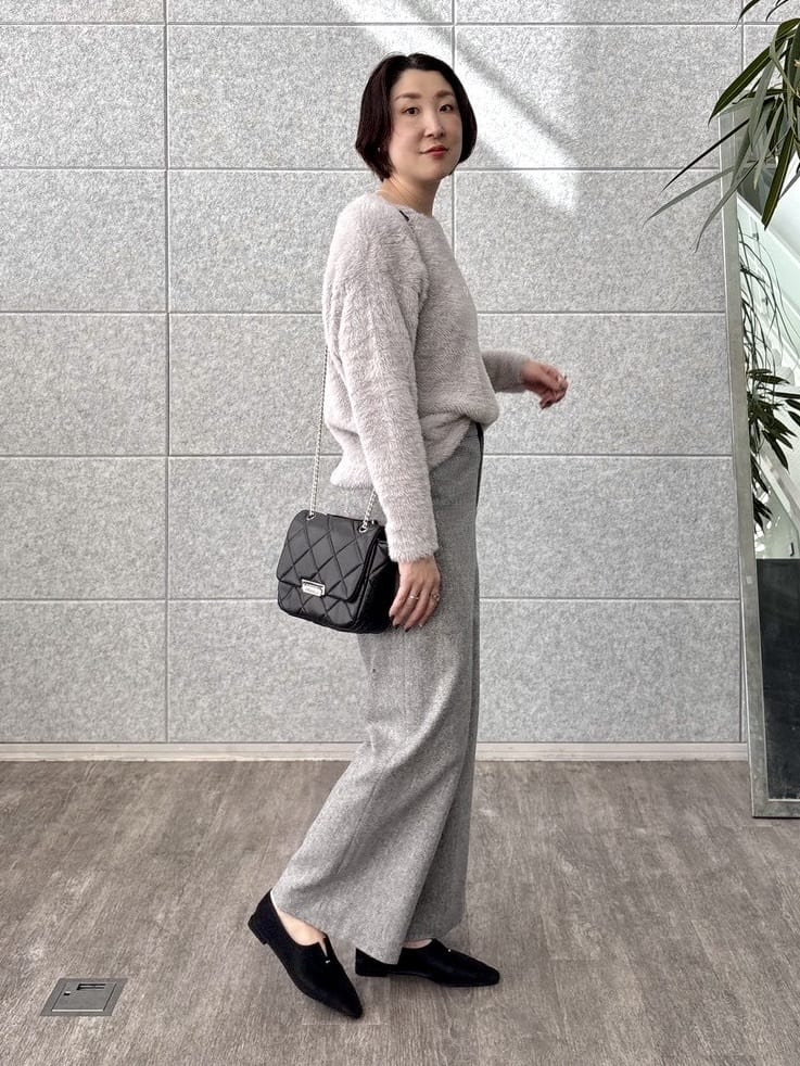 yuriさんの「INDIVI｜【褒められパンツ／ウール混】ウォームウール ワイドパンツ」を使ったコーディネート
