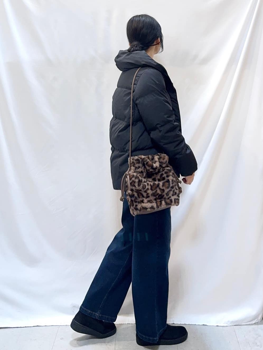 𝐇𝐢𝐫𝐨𝐦𝐢さんの「SHOO･LA･RUE｜【撥水/洗える】ショートフーディーダウン」を使ったコーディネート