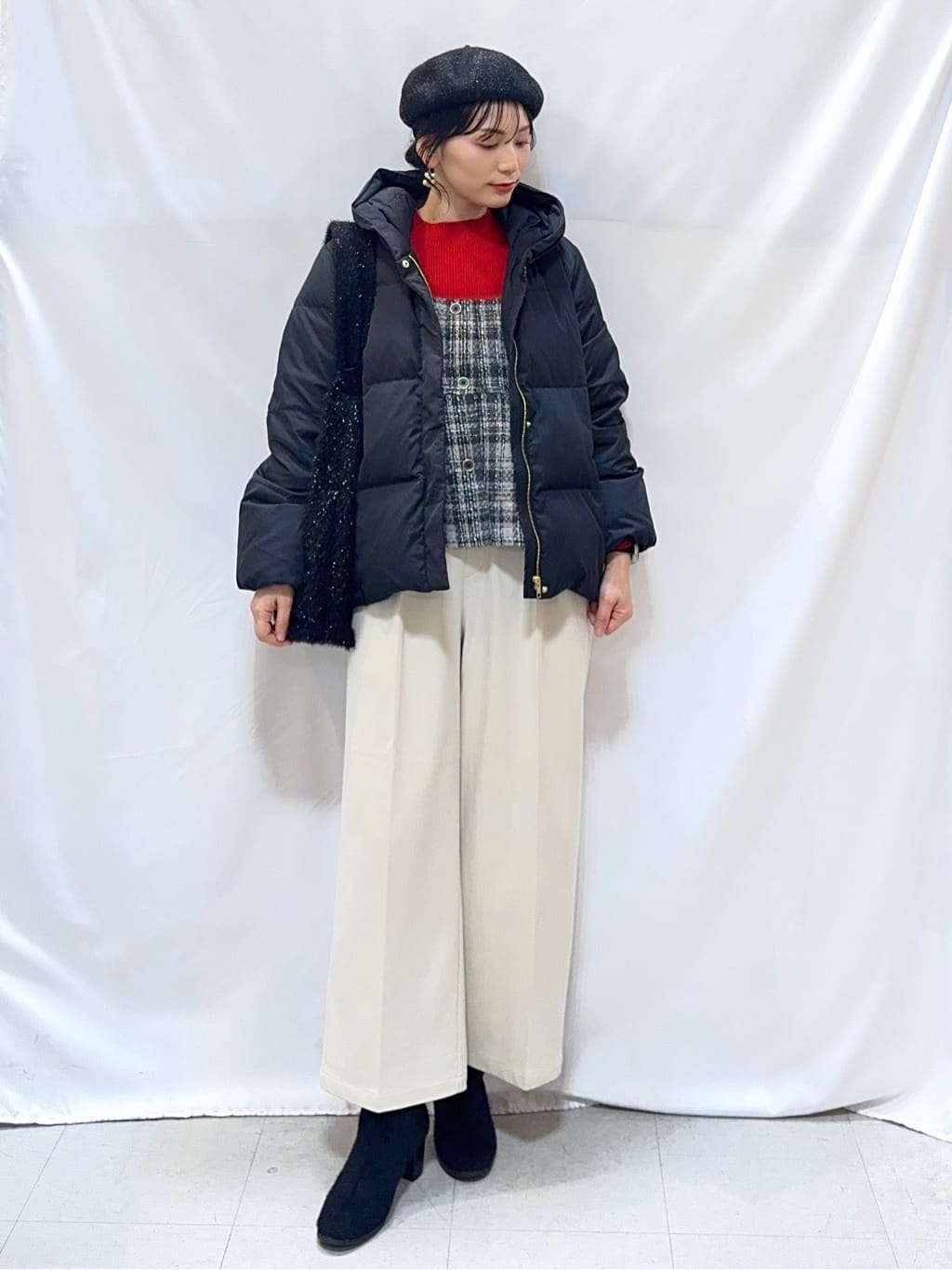 𝐇𝐢𝐫𝐨𝐦𝐢さんの「SHOO･LA･RUE｜【2点セット】着るだけで決まる クラシカルなツイード調 チェック柄セットアップ」を使ったコーディネート