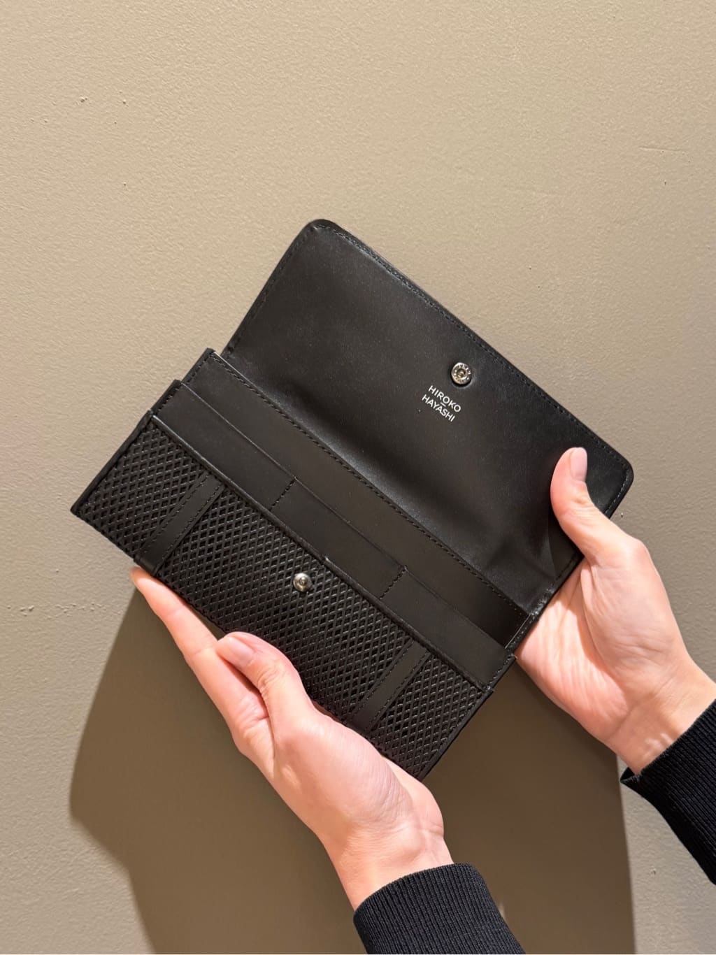 Kさんの「HIROKO HAYASHI｜PANIER（パニエ）薄型長財布」を使ったコーディネート