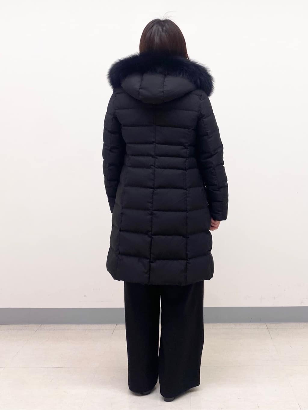YUKARIさんの「INDIVI｜【名品／撥水／抗菌防臭】ロング丈リサイクルダウンコート」を使ったコーディネート