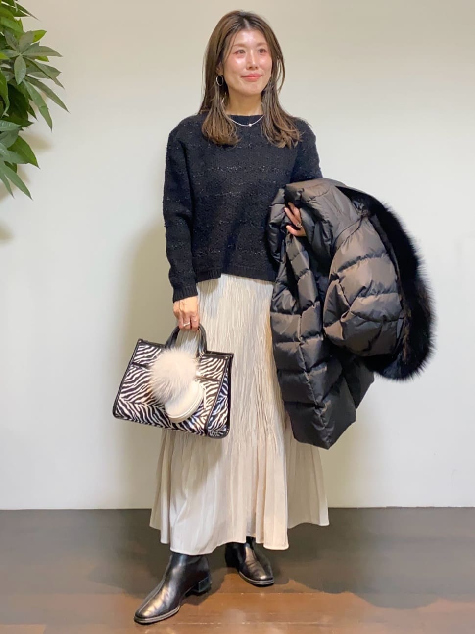 tomoさんの「UNTITLED｜【はっ水機能/フード取り外し可/防寒】ロングダウンコート」を使ったコーディネート