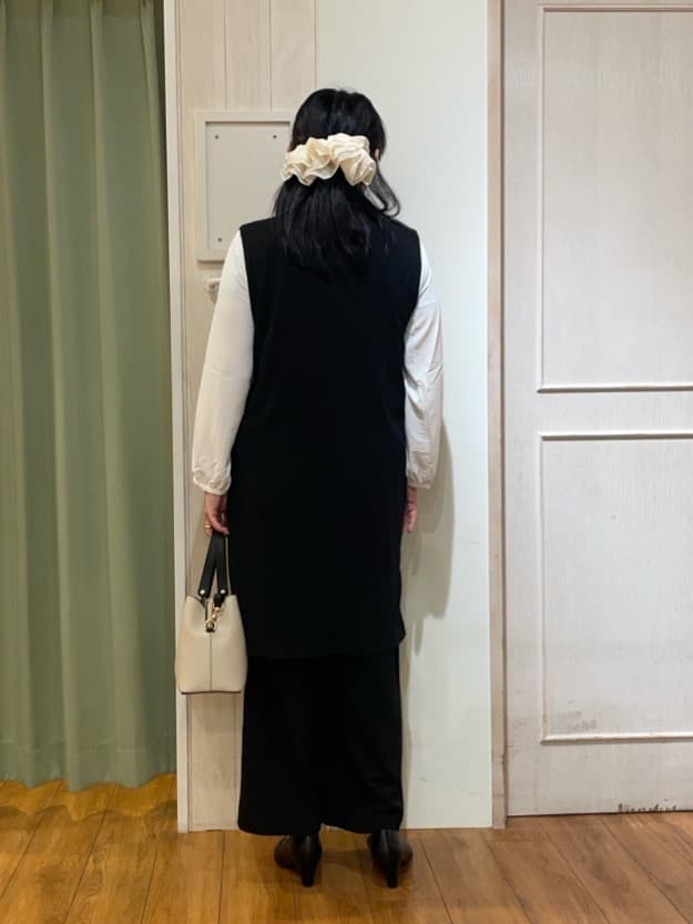 ke-yさんの「SHOO･LA･RUE｜【洗濯機可/セットアップ可/S-3L】きちんと楽に。カットジョーゼット ロングジレ」を使ったコーディネート