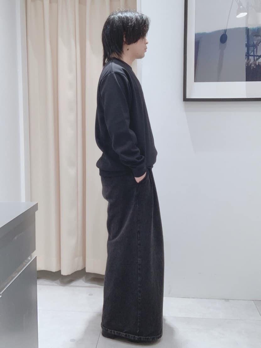 坂。さんの「THE SHOP TK｜【クリーンで大人っぽい】ロゴスウェット 洗濯機OK」を使ったコーディネート