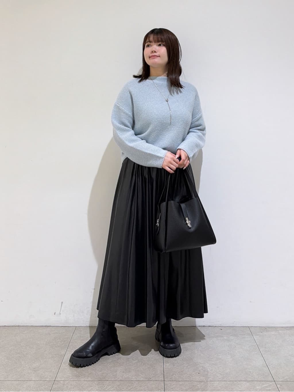 emikaさんの「INDIVI｜【洗える／大人ラメ】カラーMIXボトルネックニット」を使ったコーディネート