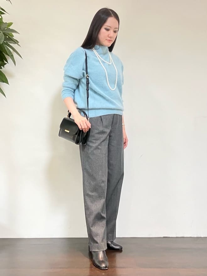 カレンさんの「UNTITLED｜【大人な品格/ふわふわニット】フォックスカシミヤ コクーンニット」を使ったコーディネート