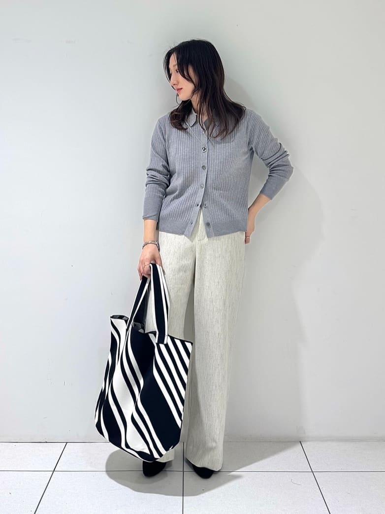 そんさんの「INDIVI｜【名品／撥水／抗菌防臭】ロング丈リサイクルダウンコート」を使ったコーディネート