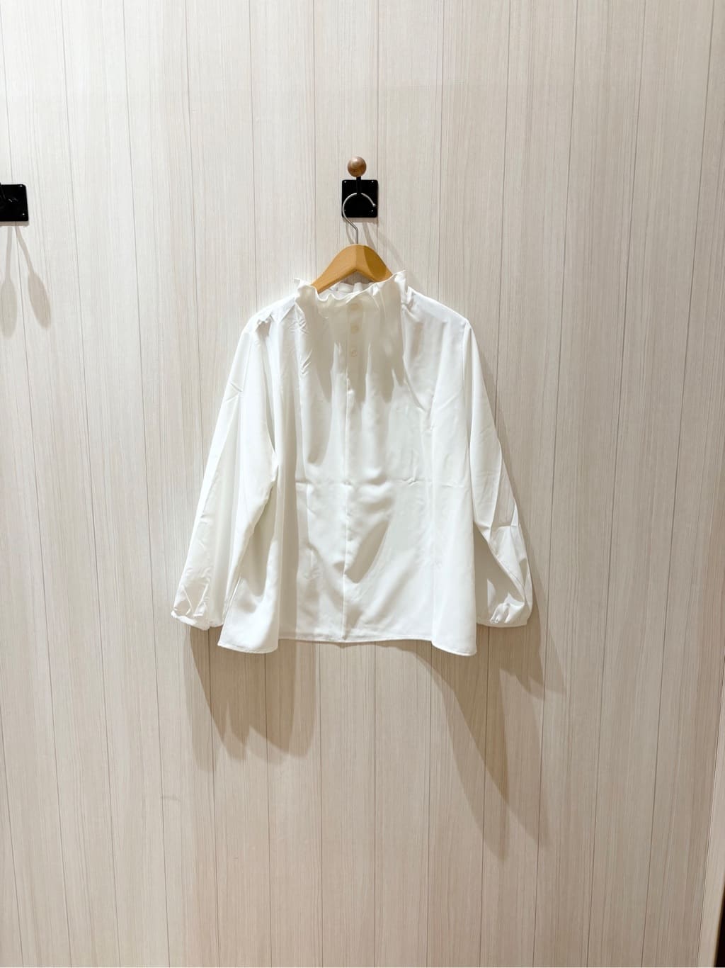 みきさんの「SHOO･LA･RUE｜【洗濯機可/セットアップ可/S-3L】きちんと楽に。カットジョーゼット ロングジレ」を使ったコーディネート
