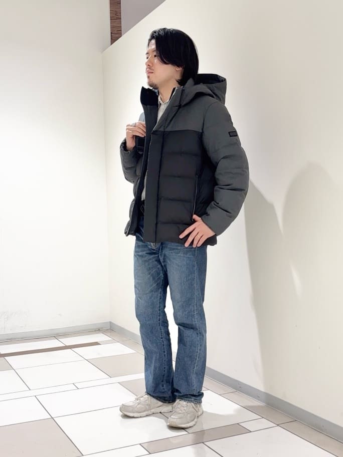 及川さんの「TAKEO KIKUCHI｜カラーコンビ ダウンブルゾン」を使ったコーディネート