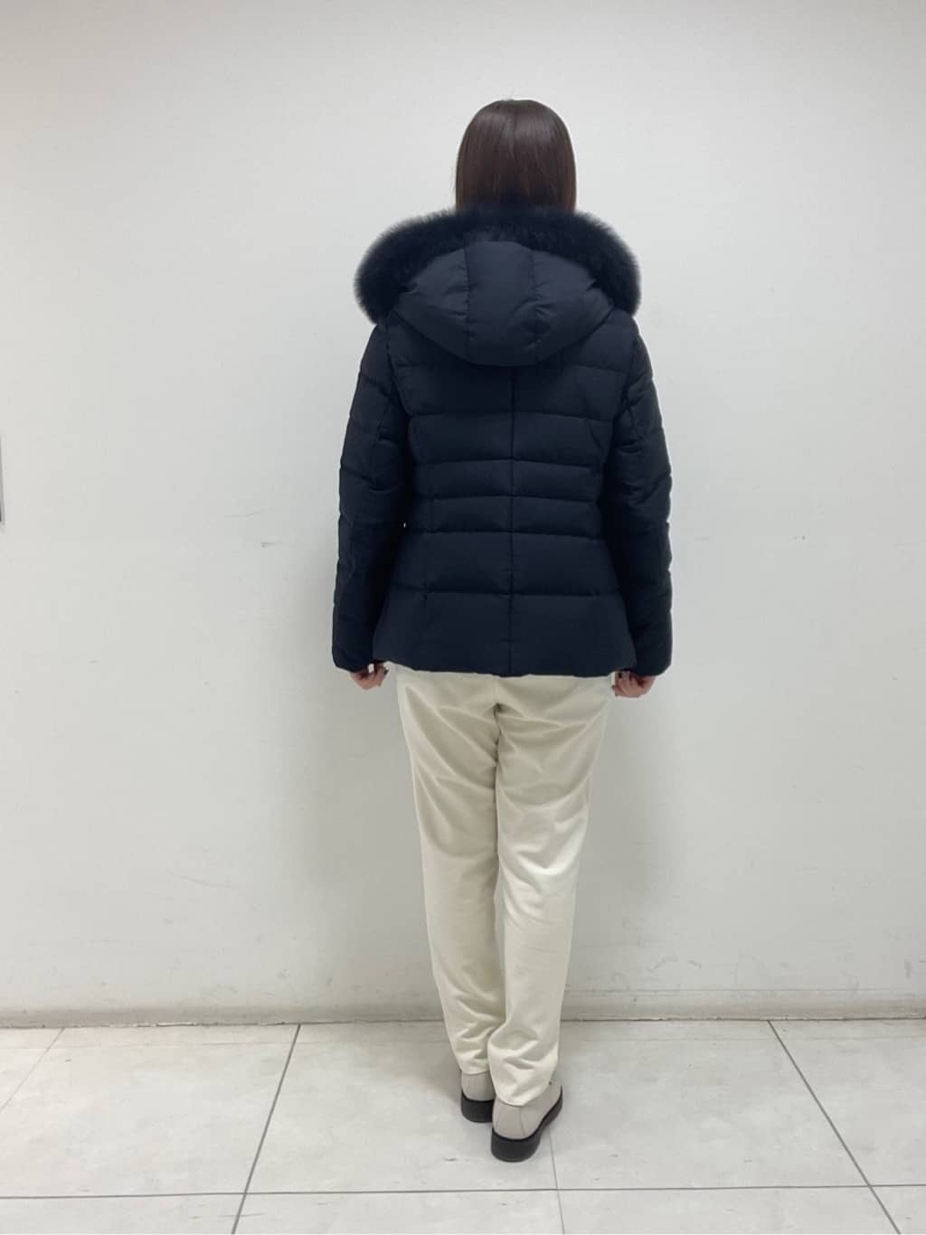 mさんの「INDIVI｜【名品／撥水／抗菌防臭】ショート丈リサイクルダウンコート」を使ったコーディネート