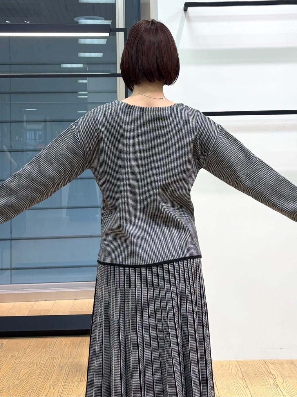 asamiさんの「INDIVI｜【洗える／SETUP可能】ジャカードボートネックニット」を使ったコーディネート