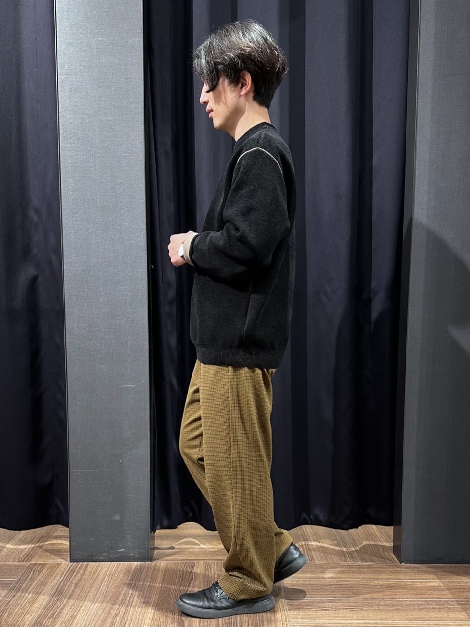 tomoyaさんの「THE SHOP TK｜【大人の上品カジュアルを叶える】ハグするニット 洗濯機OK／6色展開」を使ったコーディネート