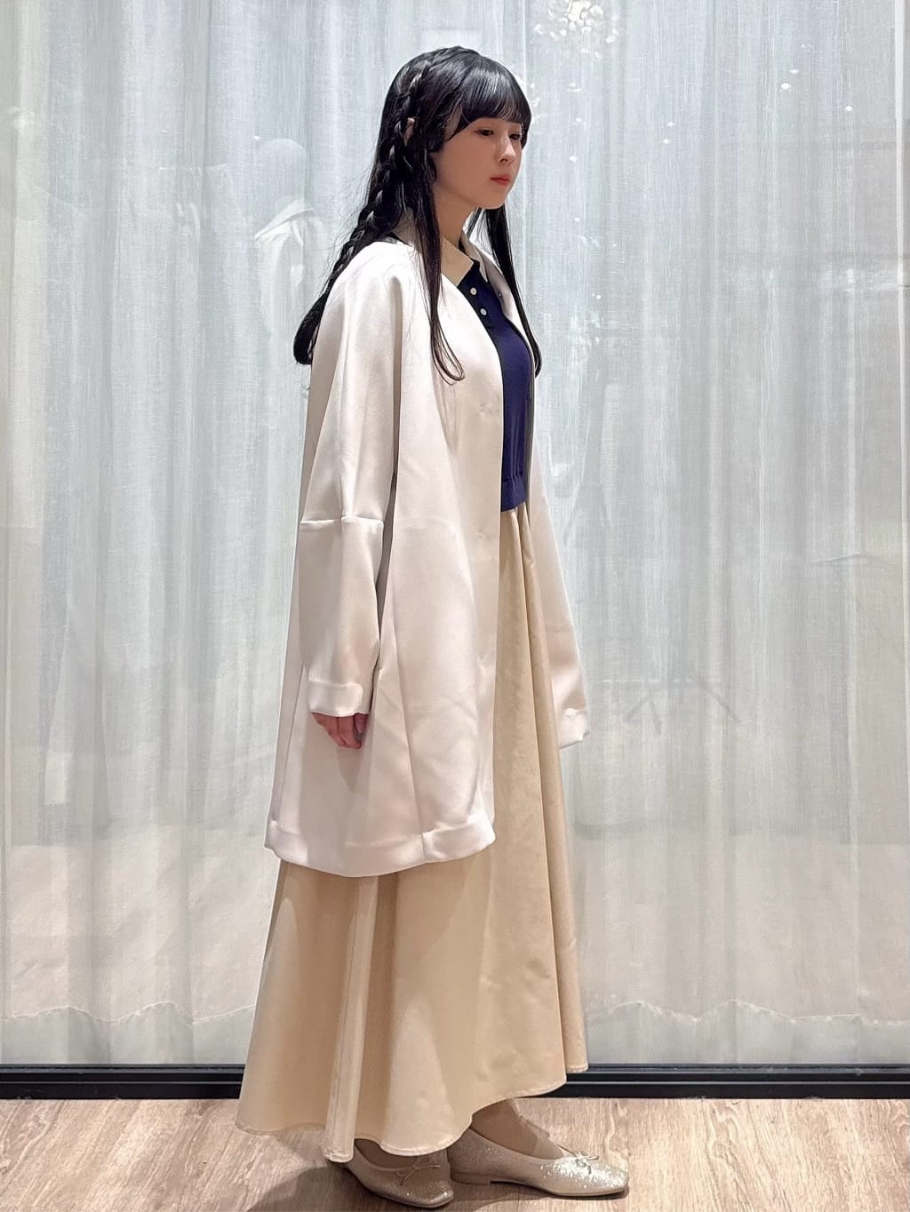 ぞうげさんの「OPAQUE.CLIP｜フォルムスリーブミドルコート【洗濯機OK】」を使ったコーディネート