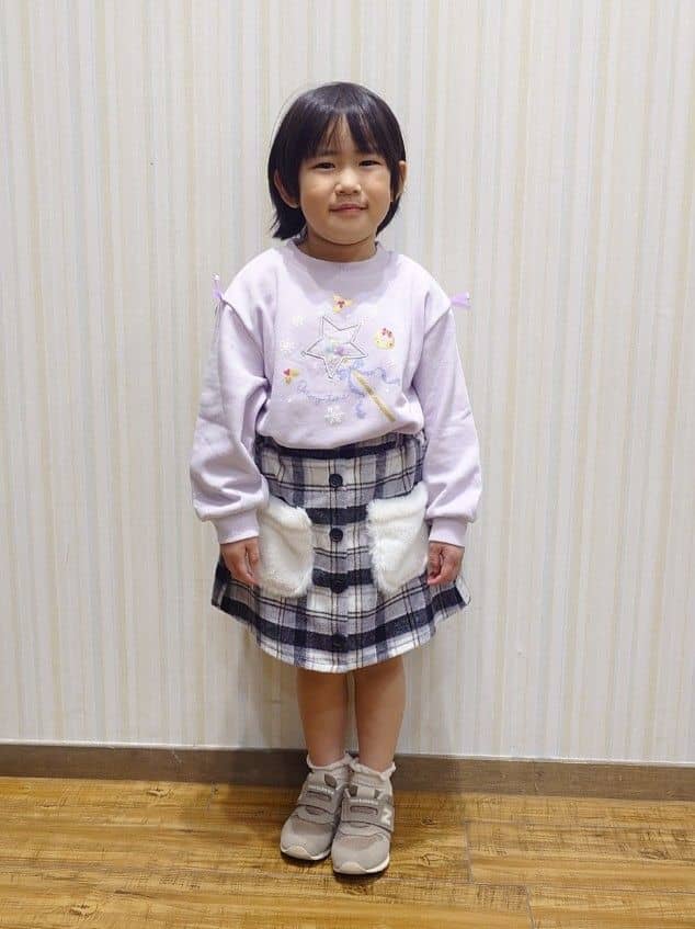 Yuiさんの「SHOO･LA･RUE｜【100-150cm】フェイクファーポケットチェック台形スカート」を使ったコーディネート