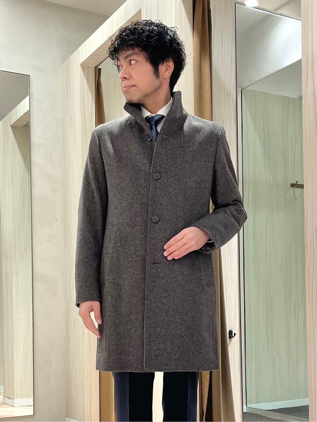URAさんの「TAKEO KIKUCHI｜カシミヤブレンド ビーバー調ピンヘッドスタンドカラーコート」を使ったコーディネート