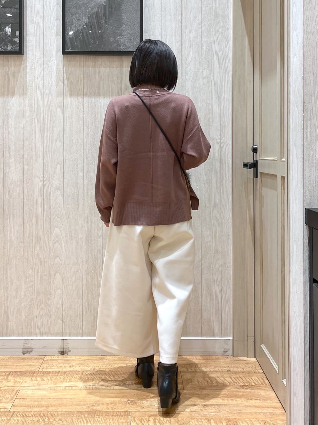 shirayuuuさんの「SHOO･LA･RUE｜【高レビュー】ウエストゴムで穿きやすい　ガウチョパンツ」を使ったコーディネート