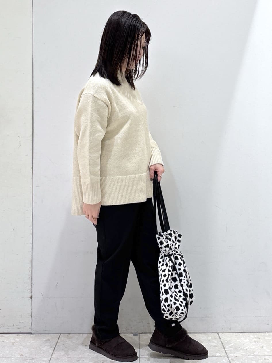 mameさんの「OPAQUE.CLIP｜カシミヤブレンドウールミドルピーコート」を使ったコーディネート