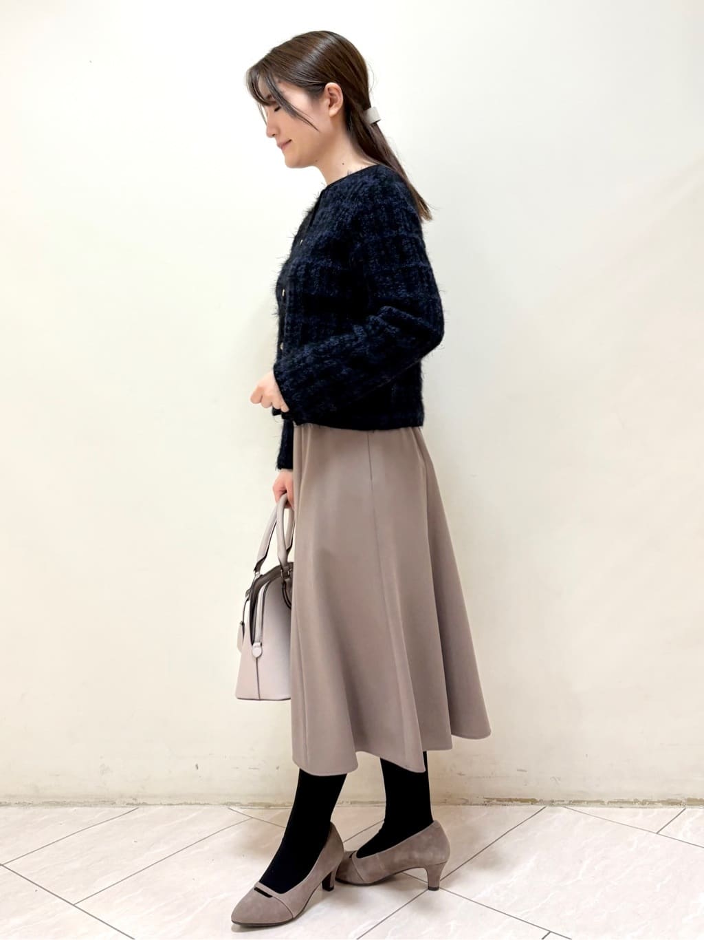 mikiさんの「Reflect｜【お食事会やお出かけに◎】ふんわりジャカード編みカーディガン」を使ったコーディネート
