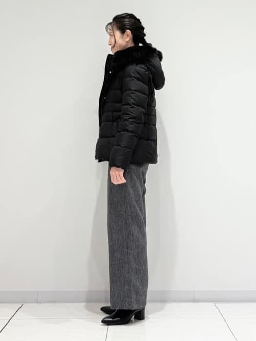 kayoさんの「INDIVI｜【名品／撥水／抗菌防臭】ショート丈リサイクルダウンコート」を使ったコーディネート