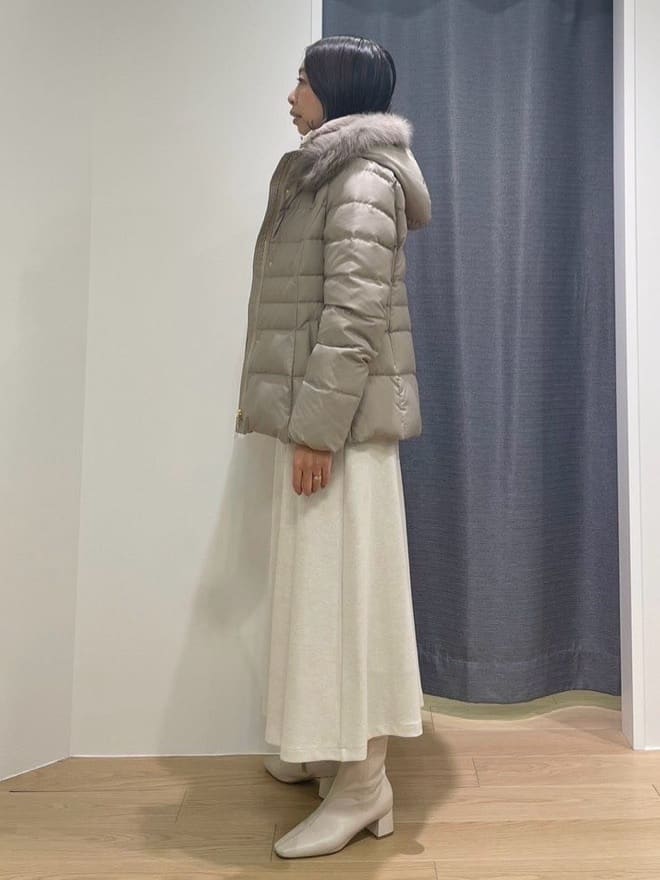 Mikoさんの「INDIVI｜【名品／撥水／抗菌防臭】ショート丈リサイクルダウンコート」を使ったコーディネート