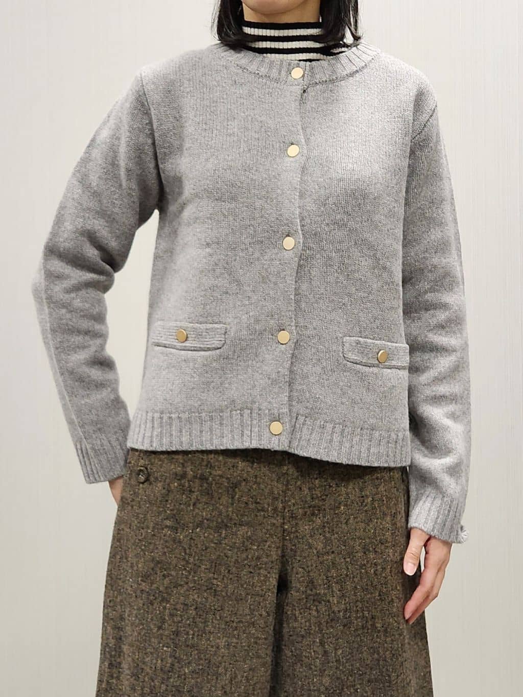 naraさんの「Dessin｜ウールカシミヤカーディガン」を使ったコーディネート