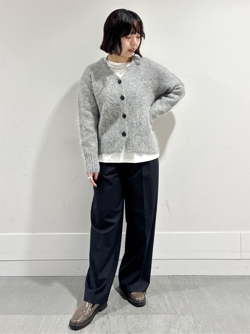 モエカさんの「UNTITLED｜【ゆったり】アルパカ混シャギー カーディガン」を使ったコーディネート