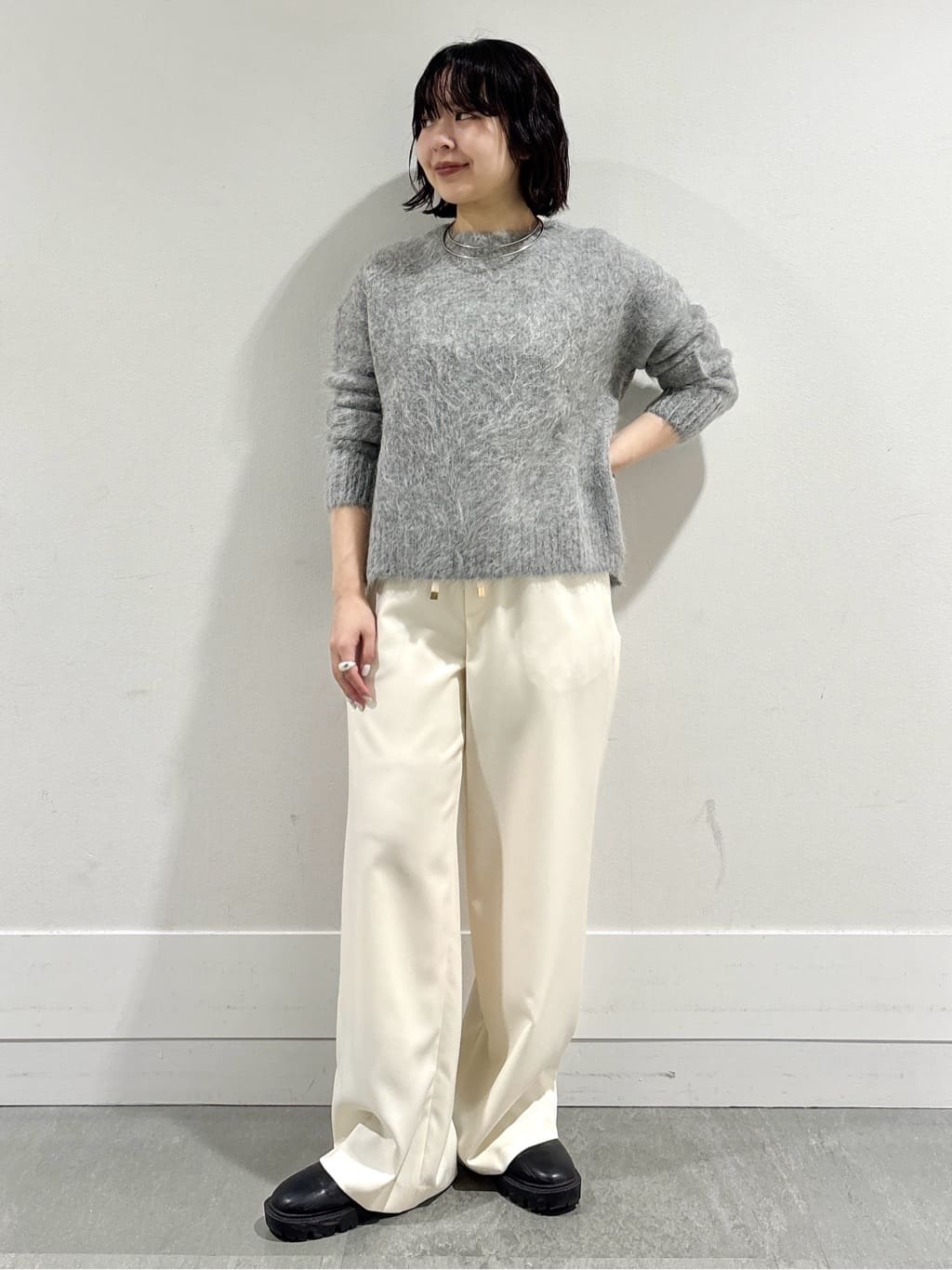モエカさんの「UNTITLED｜【ゆったり】アルパカ混シャギーニット」を使ったコーディネート