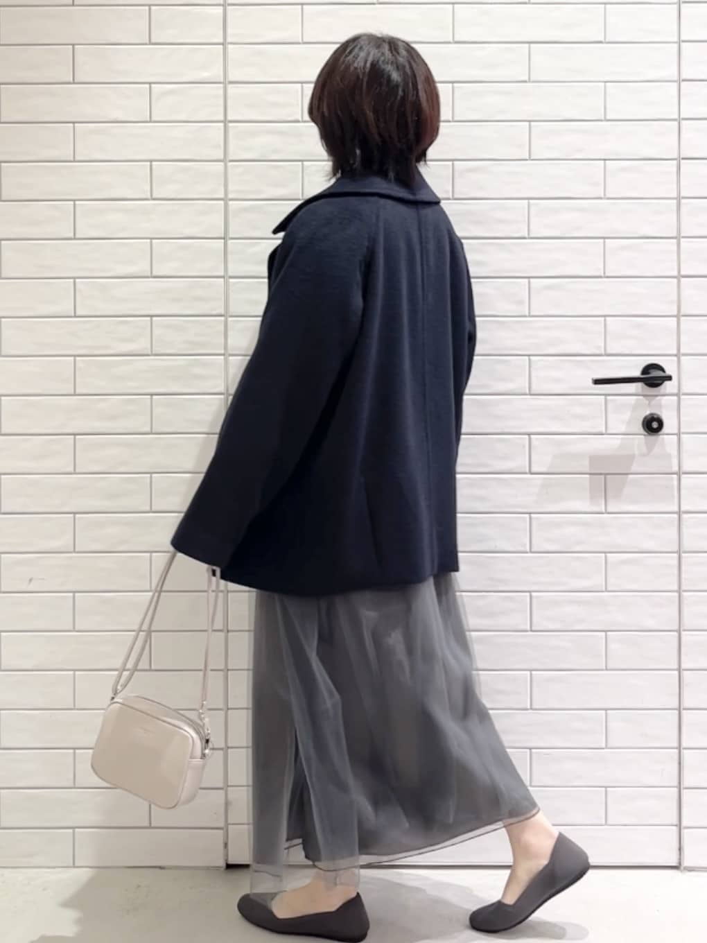しおりさんの「OPAQUE.CLIP｜カシミヤブレンドウールミドルピーコート」を使ったコーディネート