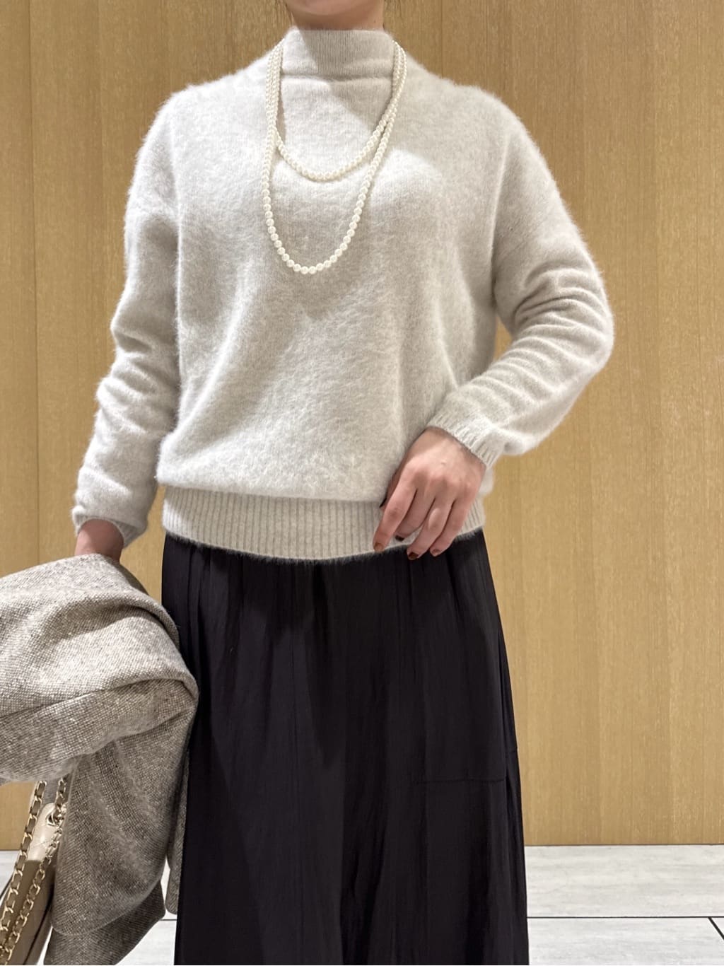 nanaさんの「UNTITLED｜【大人な品格/ふわふわニット】フォックスカシミヤ コクーンニット」を使ったコーディネート