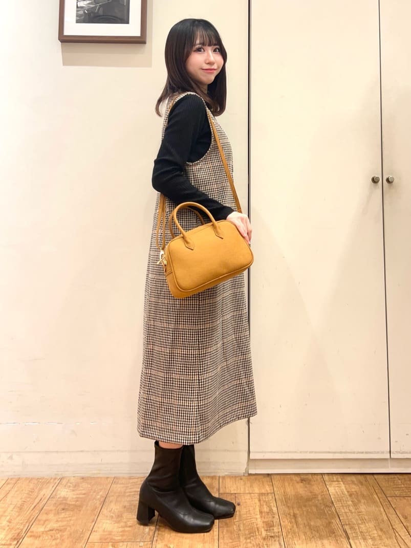 AIRIさんの「SHOO･LA･RUE｜【2点セット/洗濯機可】時短でコーデが決まる ジャンドレ+リブインナー」を使ったコーディネート