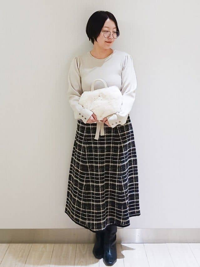 KaHoさんの「index｜チェックラメジャカードニットワンピース」を使ったコーディネート
