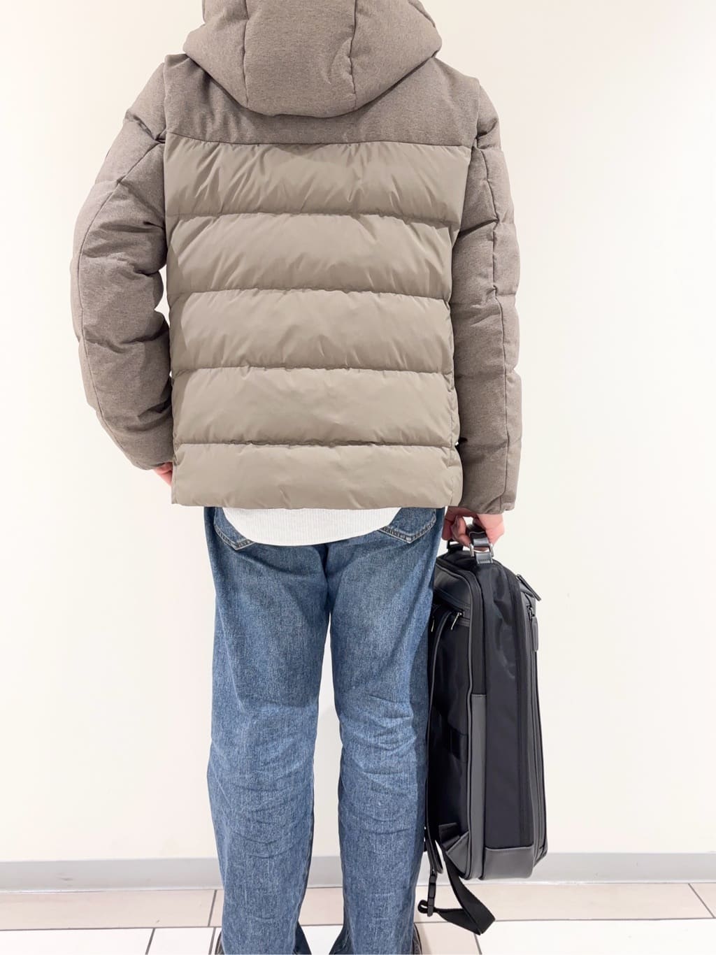 及川さんの「TAKEO KIKUCHI｜カラーコンビ ダウンブルゾン」を使ったコーディネート