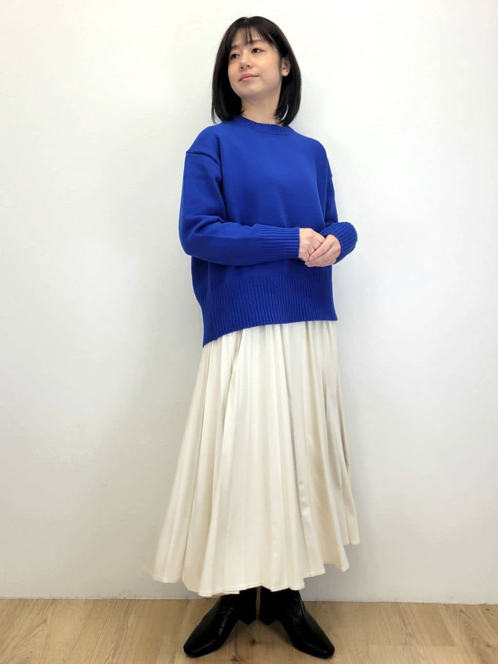 LISAさんの「OPAQUE.CLIP｜フェイクスウェードプリーツスカート【静電気防止加工／洗濯機OK】」を使ったコーディネート