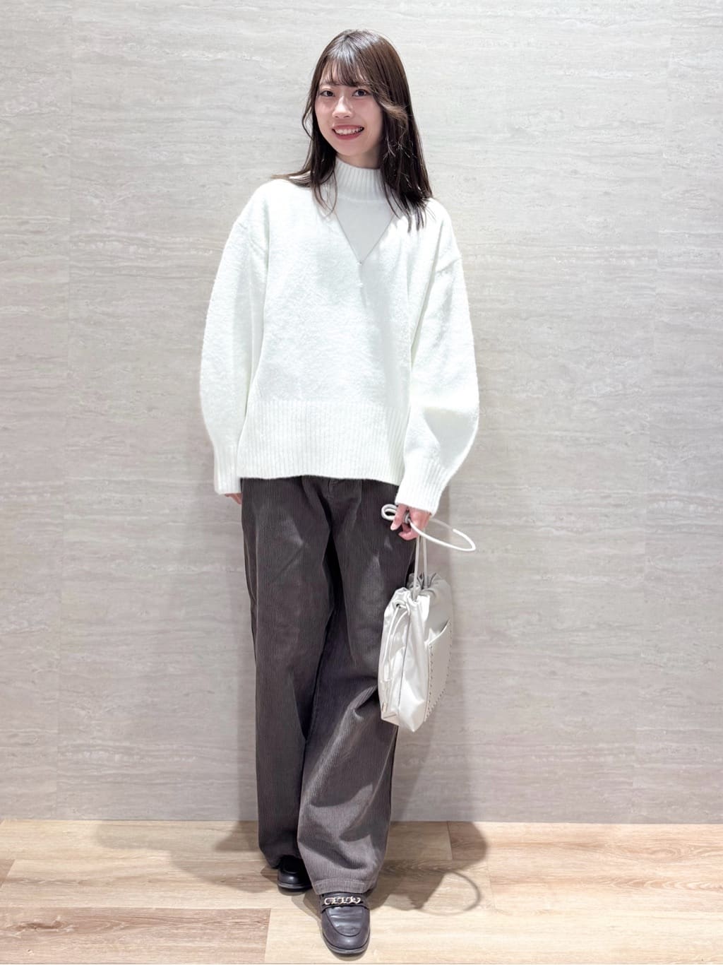 Hinaさんの「OPAQUE.CLIP｜コーデュロイワイドパンツ【洗濯機OK】」を使ったコーディネート