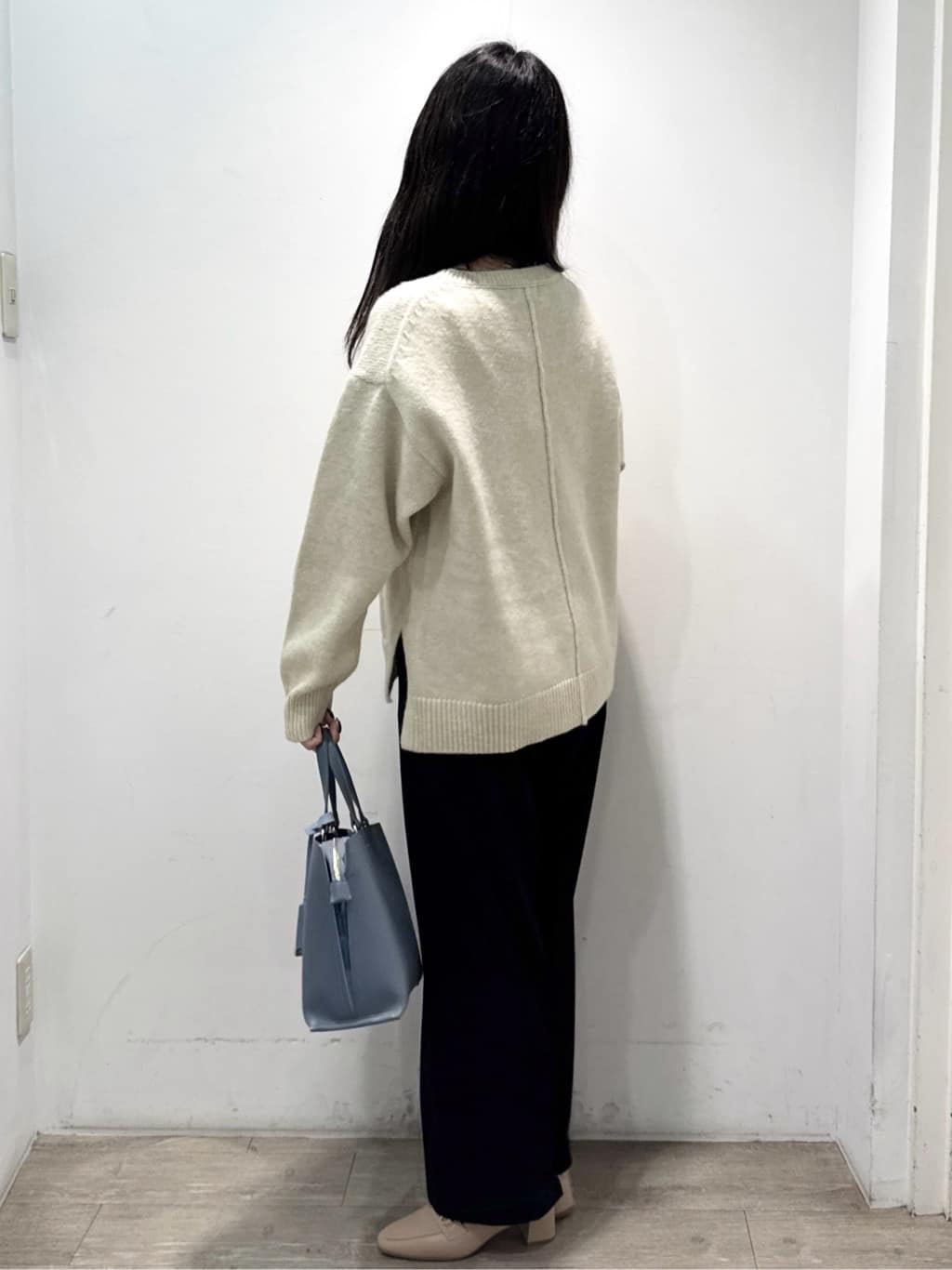 yuicciさんの「OPAQUE.CLIP｜リラクシークルーネックニット【洗濯機OK】」を使ったコーディネート