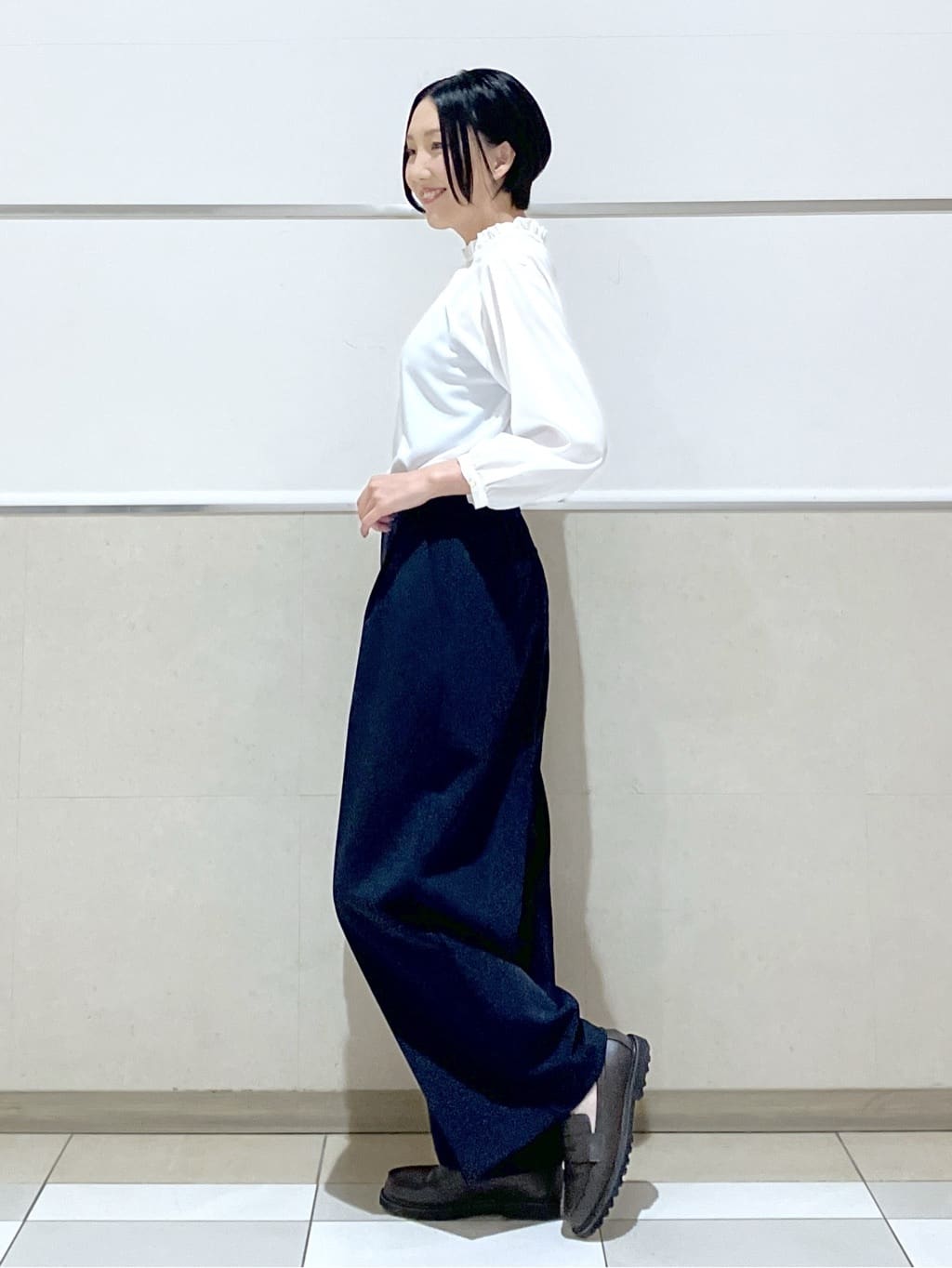 eriko さんの「Dessin｜【洗える】フリルネックジョーゼットブラウス」を使ったコーディネート