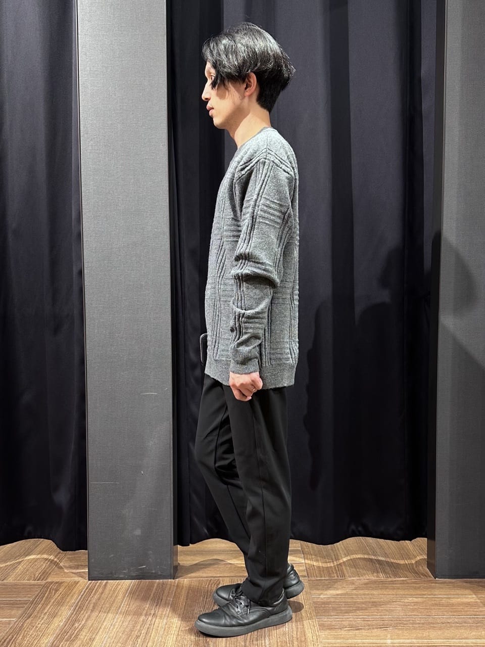 tomoyaさんの「THE SHOP TK｜【優しい肌触り】カシミヤタッチ チェックニット　洗濯機OK」を使ったコーディネート